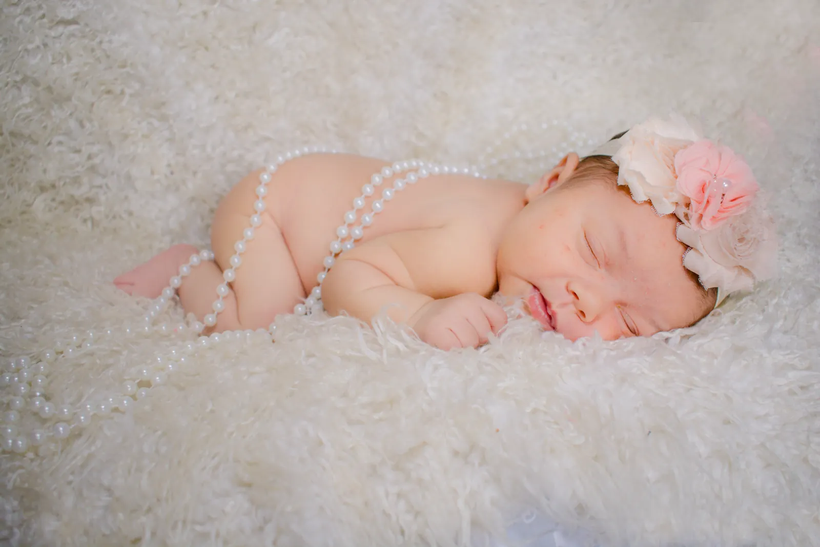 Storytelling photograph from the Newborns collection.